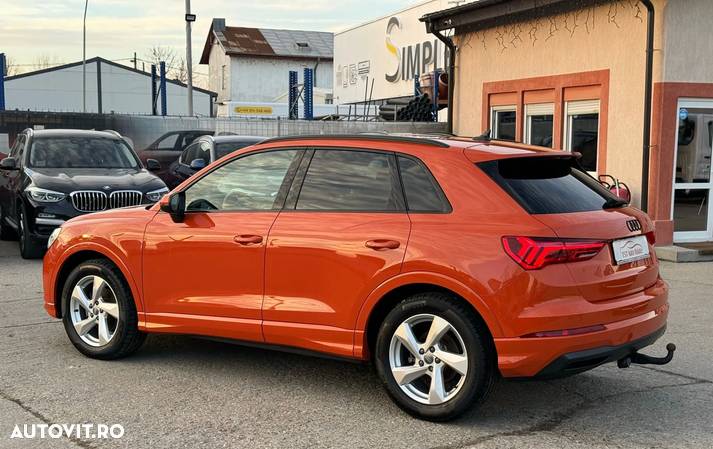 Audi Q3 2.0 TDI S tronic design - 5