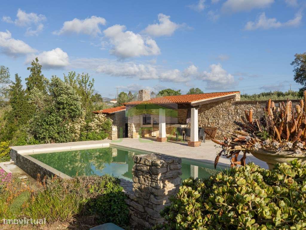 Moradia com terreno e piscina a 3km da Batalha-11