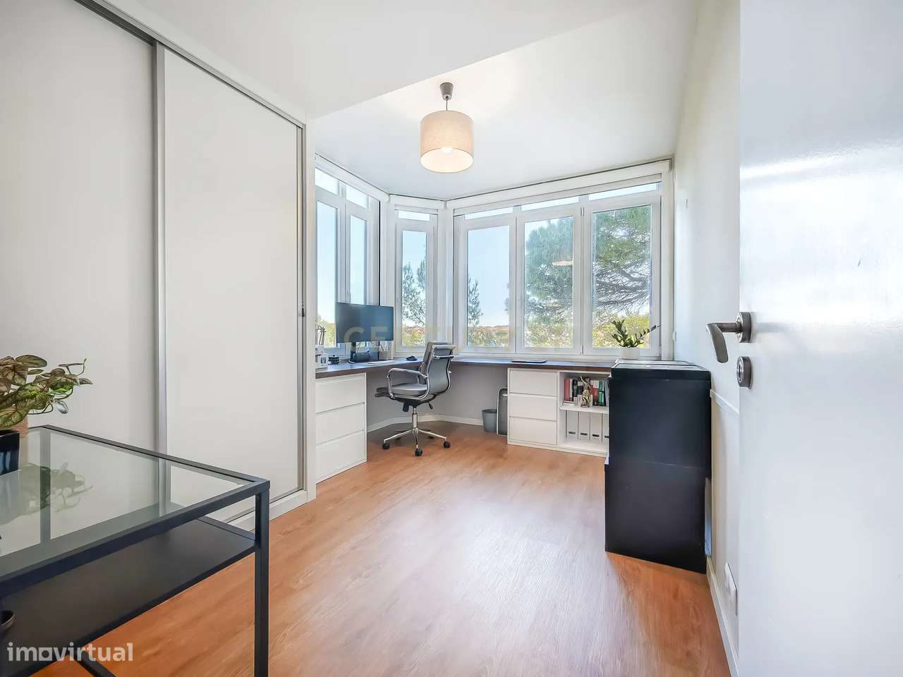 Apartamento T1+1 Remodelado com Elevador | Pampilheira | Cascais-19