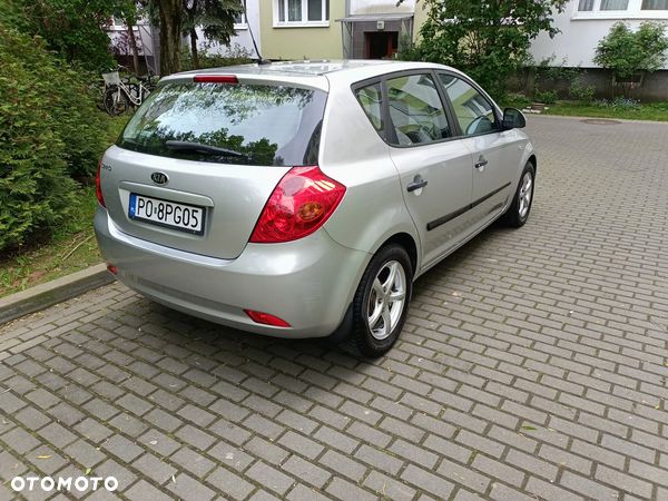 Kia Ceed Cee'd 1.6 Comfort - 1