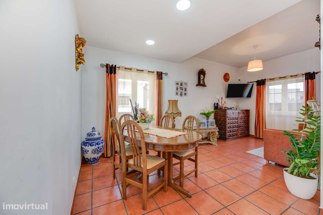 MORADIA T3 TRANSFORMADA EM T2 | GARAGEM | 221M2 | ARRUDA DOS VINHOS-21