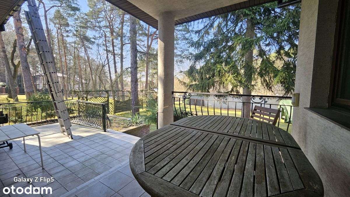 Dom 450 m2 otoczony starodrzewiem-11