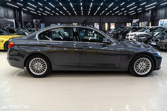 BMW Seria 3 320i Aut. Luxury Line - 20