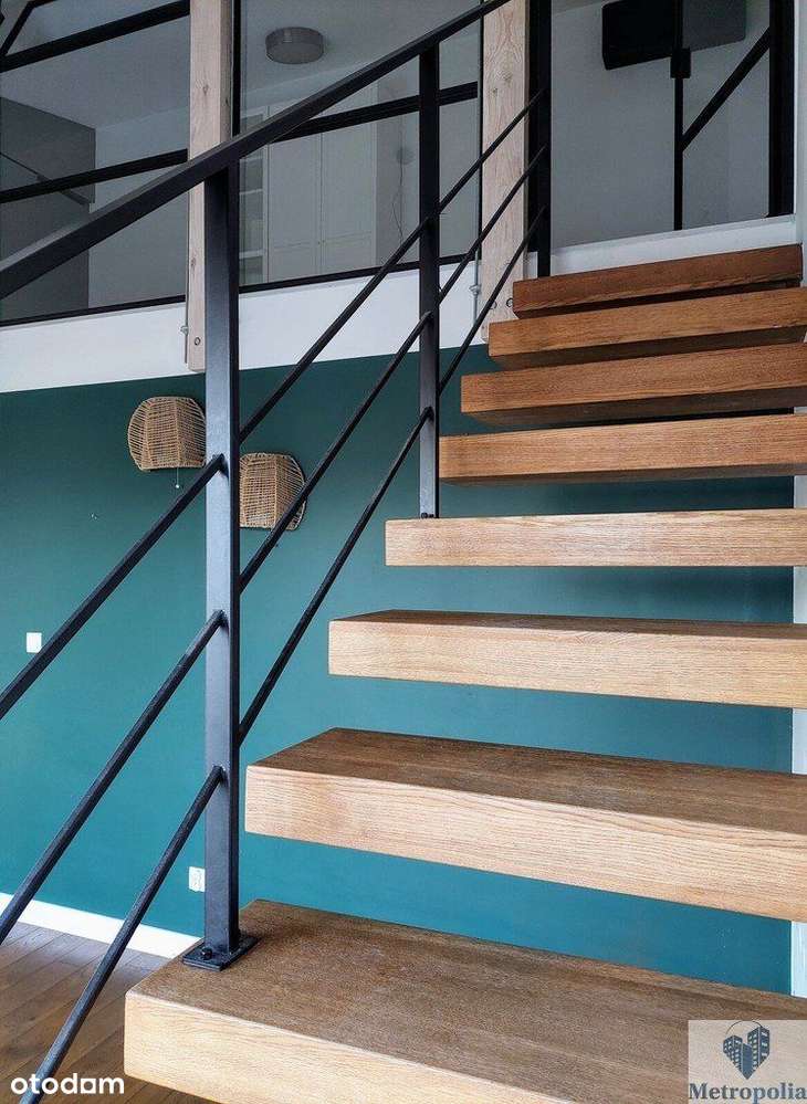 Nietuzinkowe lokum z antresolą i garderobą.-18