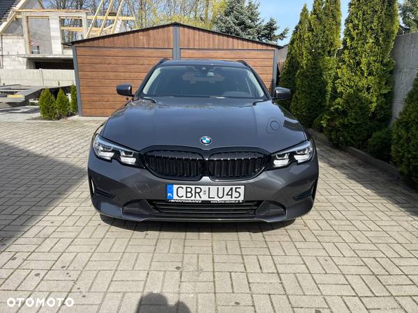 BMW Seria 3 320d Touring - 3