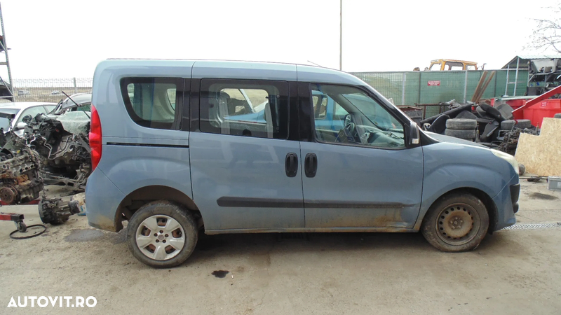 Usa culisanta stanga / dreapta Fiat Doblo / Opel Combo D 2011---> - 2