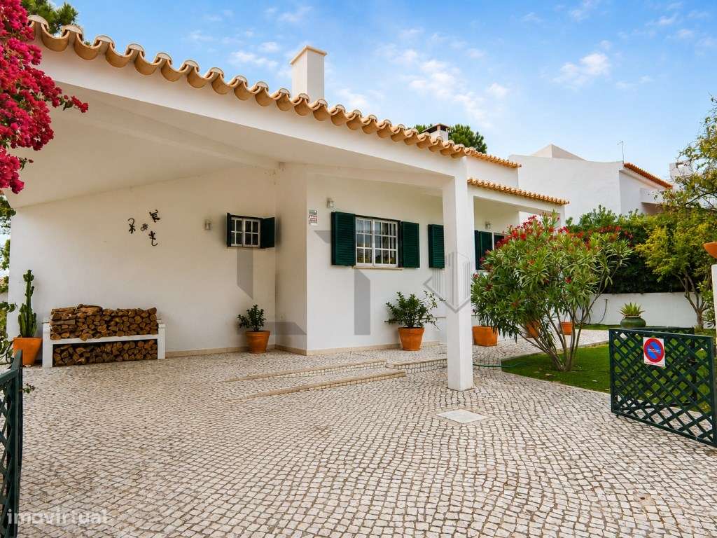 Moradia de Sonho T4+1 para Venda com Total Vista Mar, junto à Praia...-13