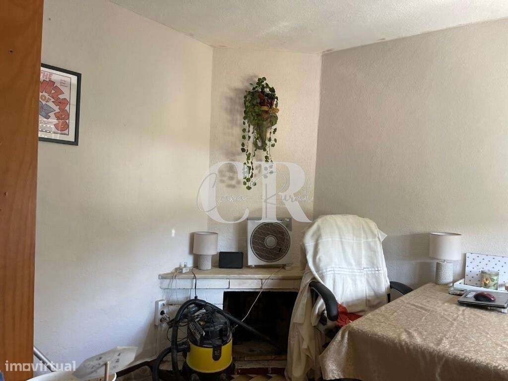 Moradia Térrea Isolada de 2 Quartos com Jardim, Anexos e Garagem, entr-15