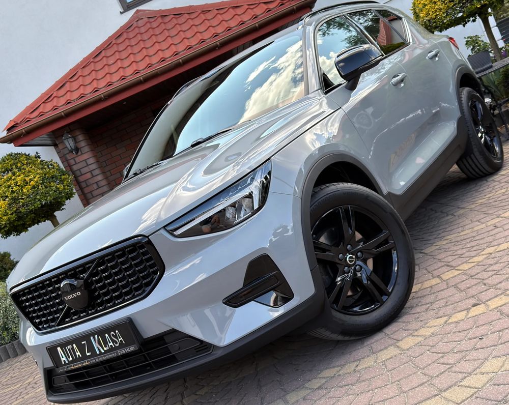 Volvo XC40 B3 B DKG Ultra Black Edition 2025