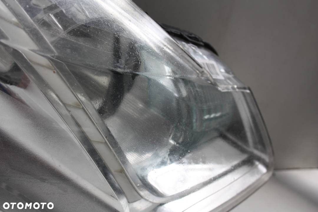 Lampa prawa przednia przód CITROEN C3 II 2010-2013  9673814380-02 - 3