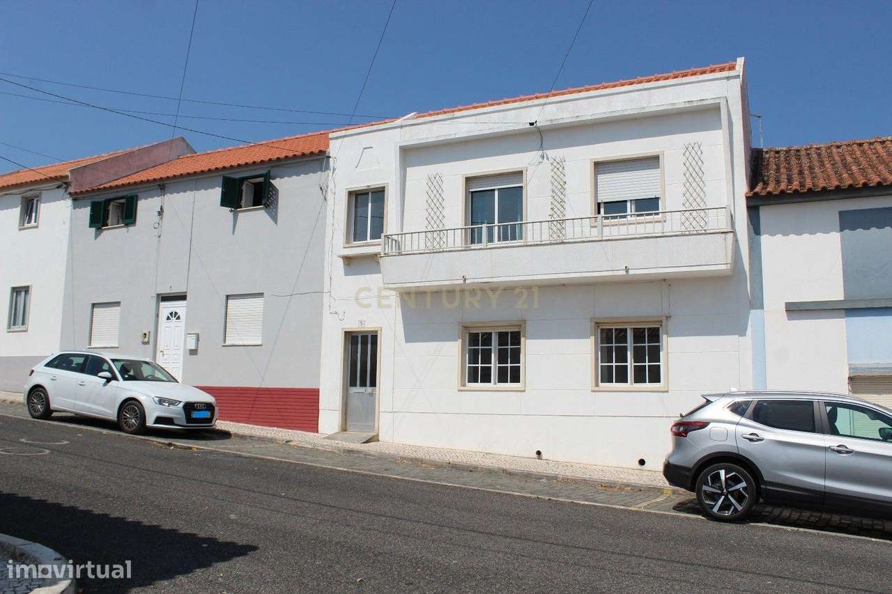 Moradia Versátil e Cheia de Potencial no Centro de Salir do Porto – A - Grande imagem: 4/30