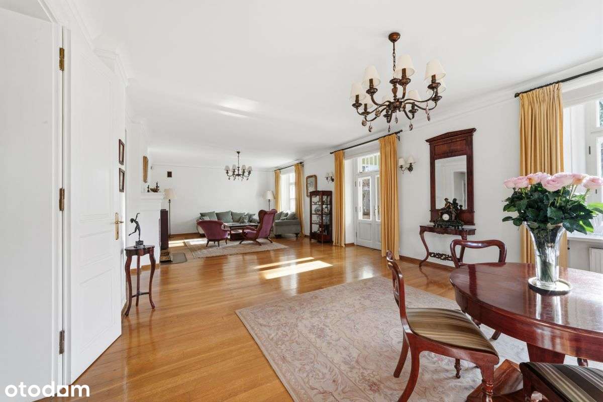 Zabytkowa willa w Komorowie +1000 m2 inwestycyjnie-3