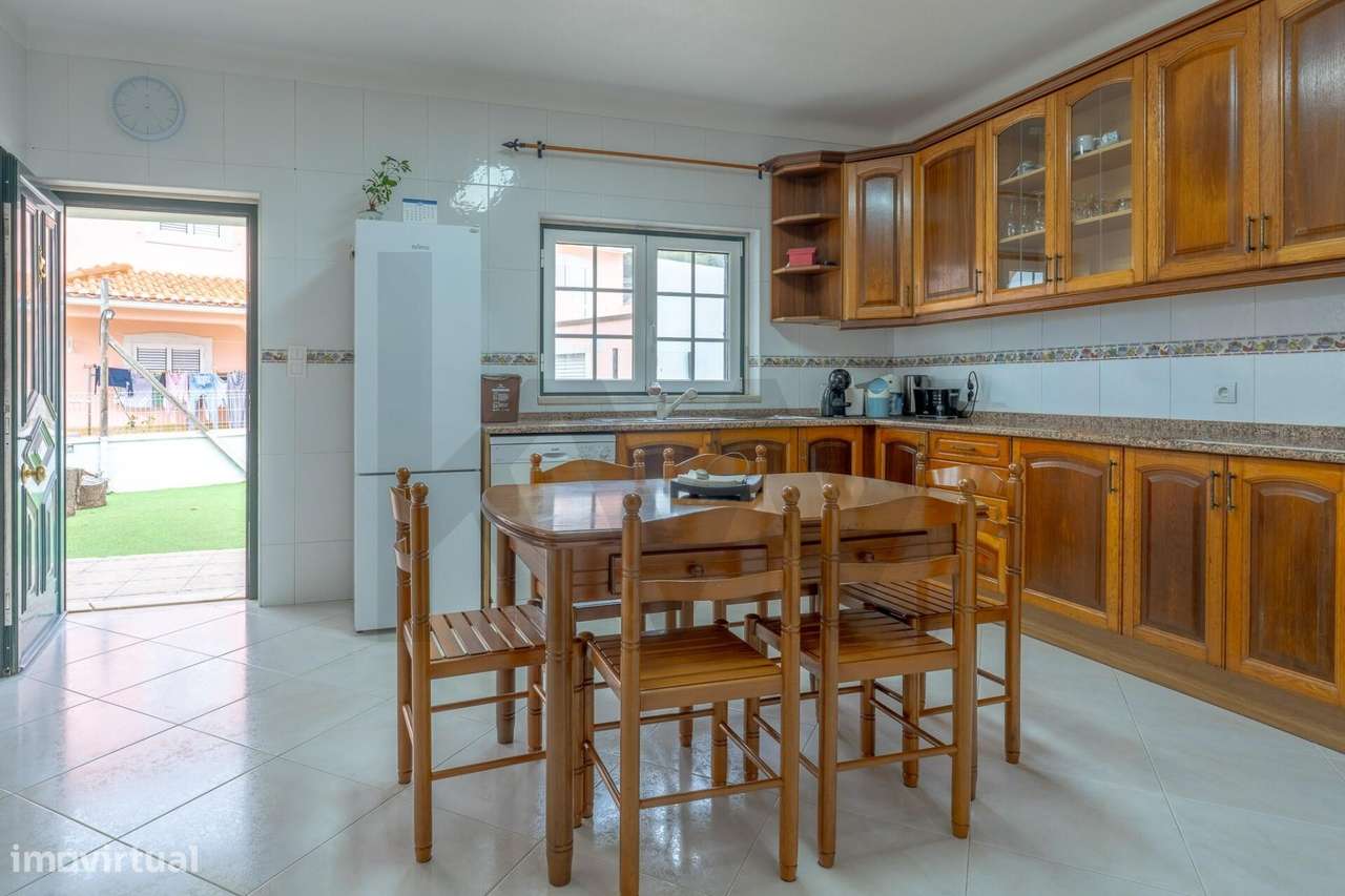 Moradia T3+2 com Piscina, Ginásio, Jardim e Garagem 200 m2-14