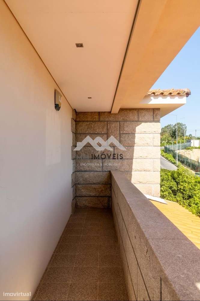 Moradia T4 | Piscina | Jardim | 4 frentes | Praia Fluvial-27