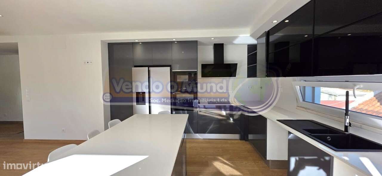 Moradia T4 em Alverca do Ribatejo (ALV246) - Grande imagem: 4/47