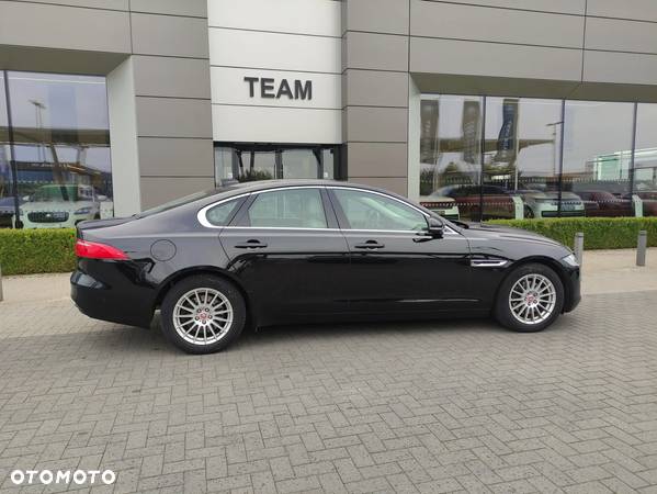 Jaguar XF 2.0 T Prestige - 14