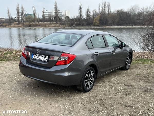 Honda Civic 1.8 i-VTEC Comfort - 9