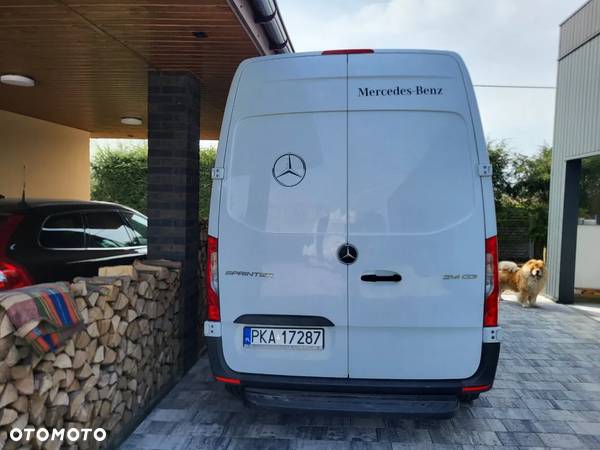 Mercedes-Benz Sprinter - 4