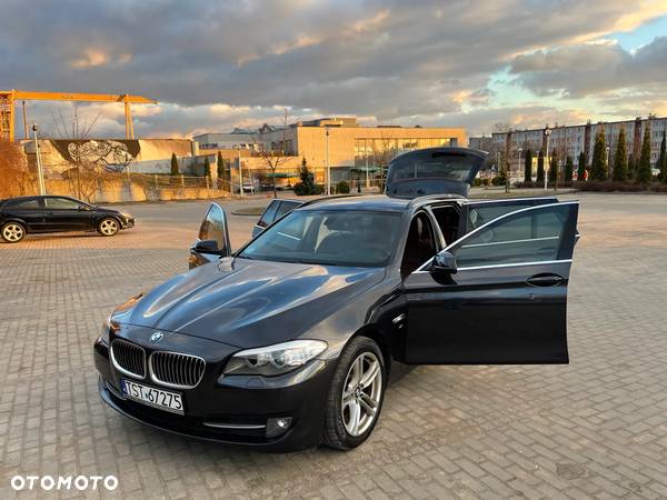 BMW Seria 5 520d Touring - 10