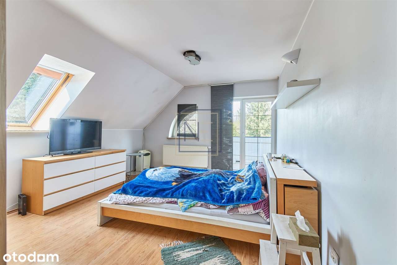 Piętrowy dom z piwnicą, tarsem i ogrodem pod lase-14