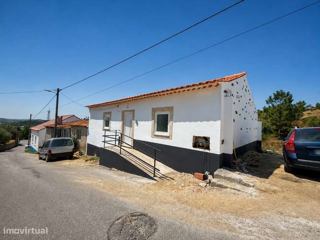 Refúgio D'Olival | Moradia T2+1 Totalmente Remodelada-29