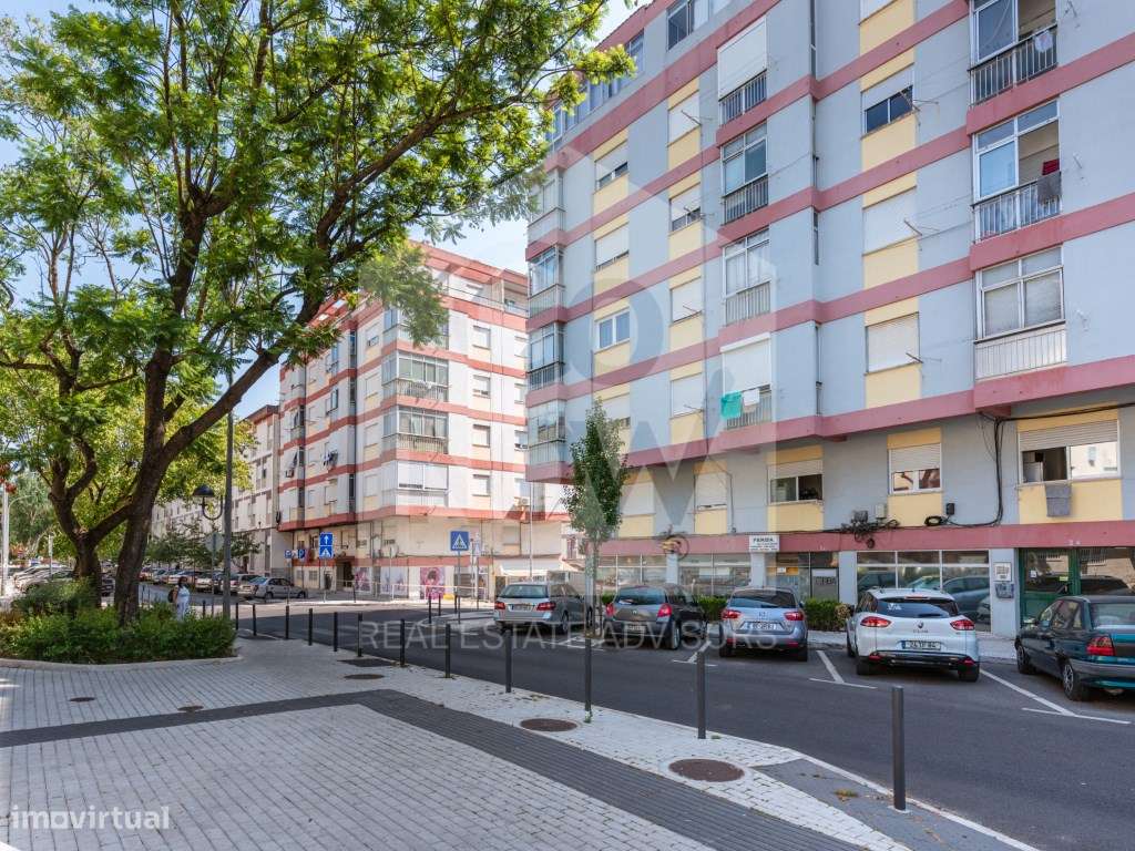 T1 Totalmente Remodelado | Excelente Localização | Junto ao Metro e...-11
