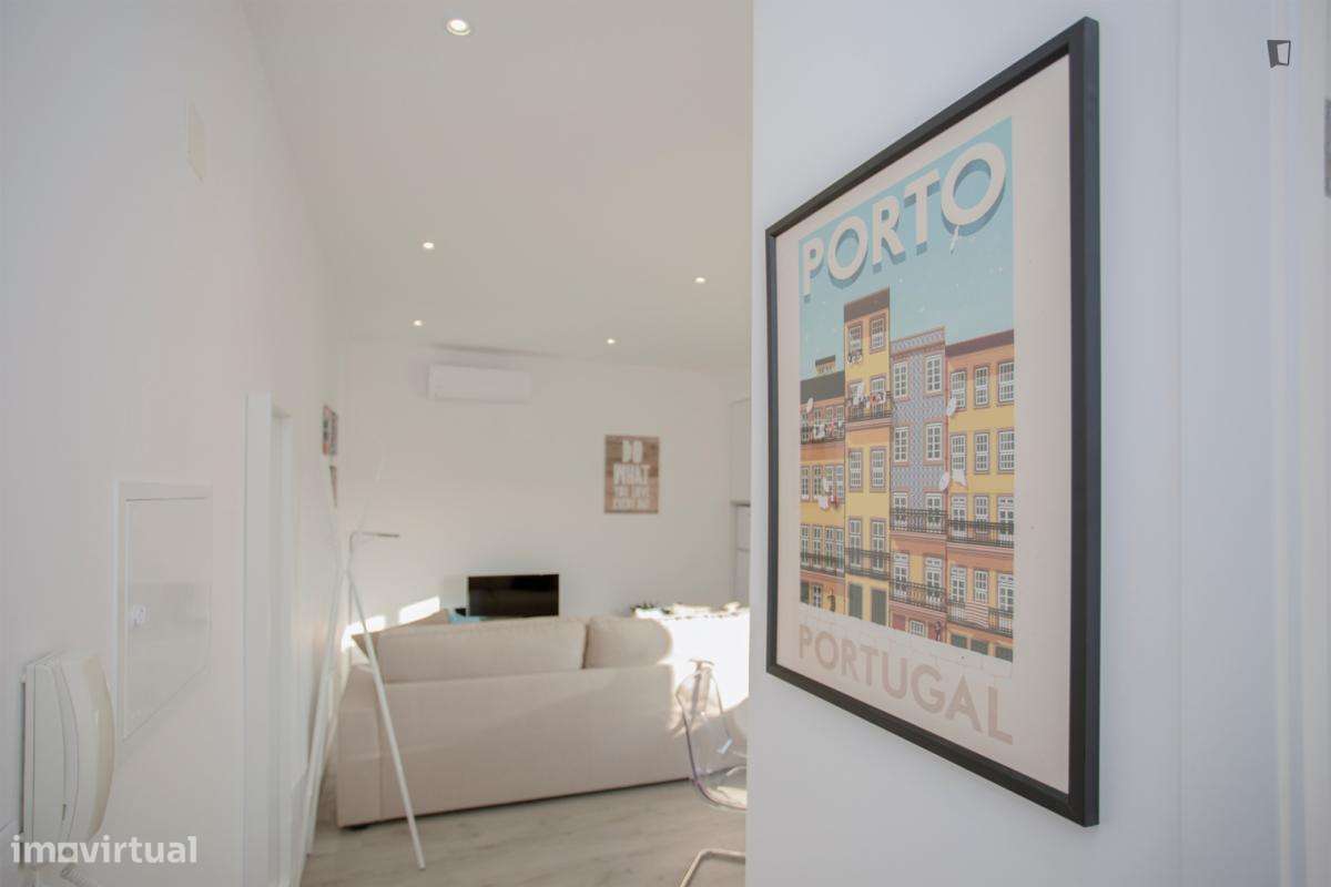Apartamento com 1 quartos - localizado em Cedofeita Porto - Grande imagem: 5/9