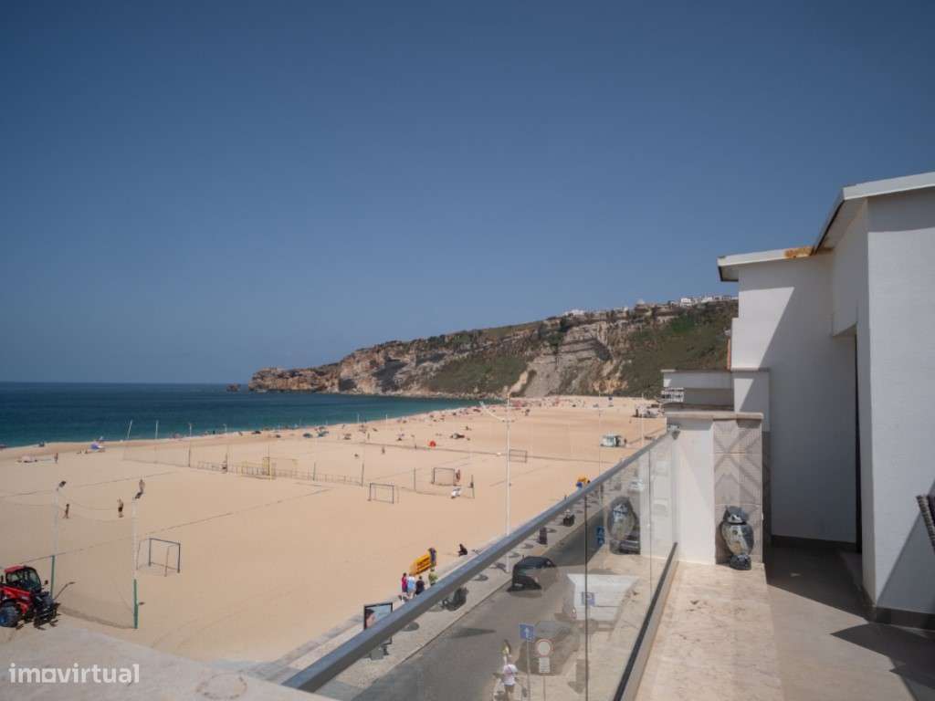 Apartamento T2 com Rooftop e Vista de 360º na Melhor Localização da...-17
