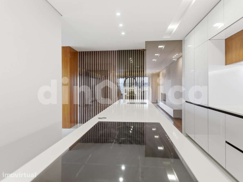 Penthouse T3+1 - Centro de Famalicão! - Grande imagem: 3/41