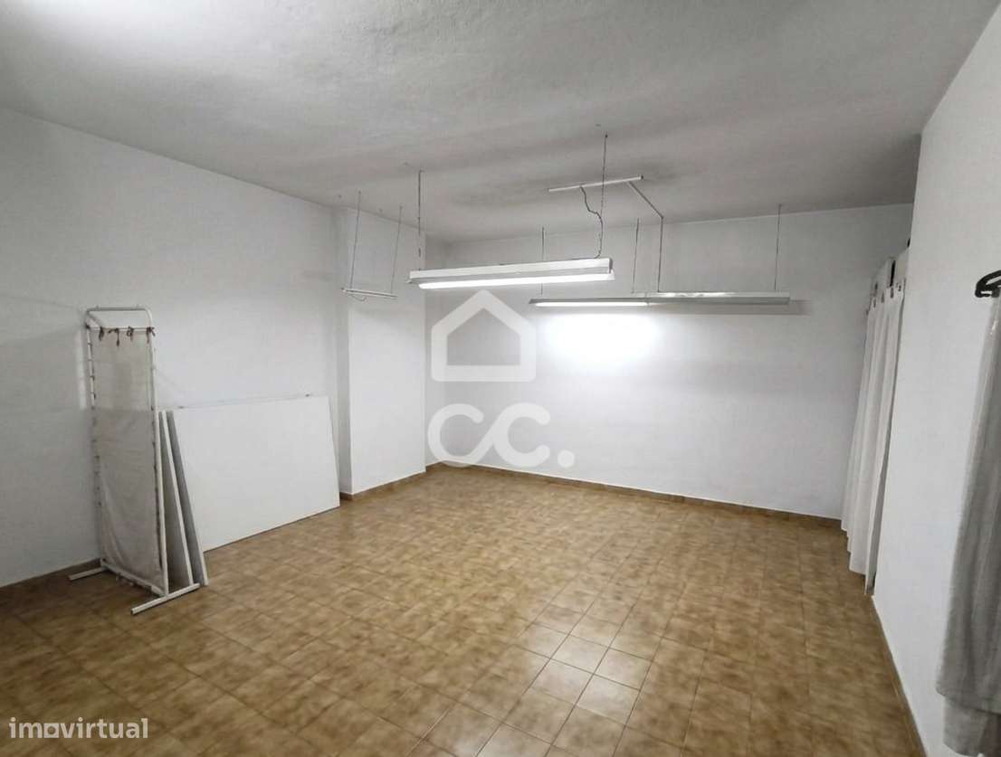 Loja para avenda em Creixomil - Guimarães - Grande imagem: 2/3