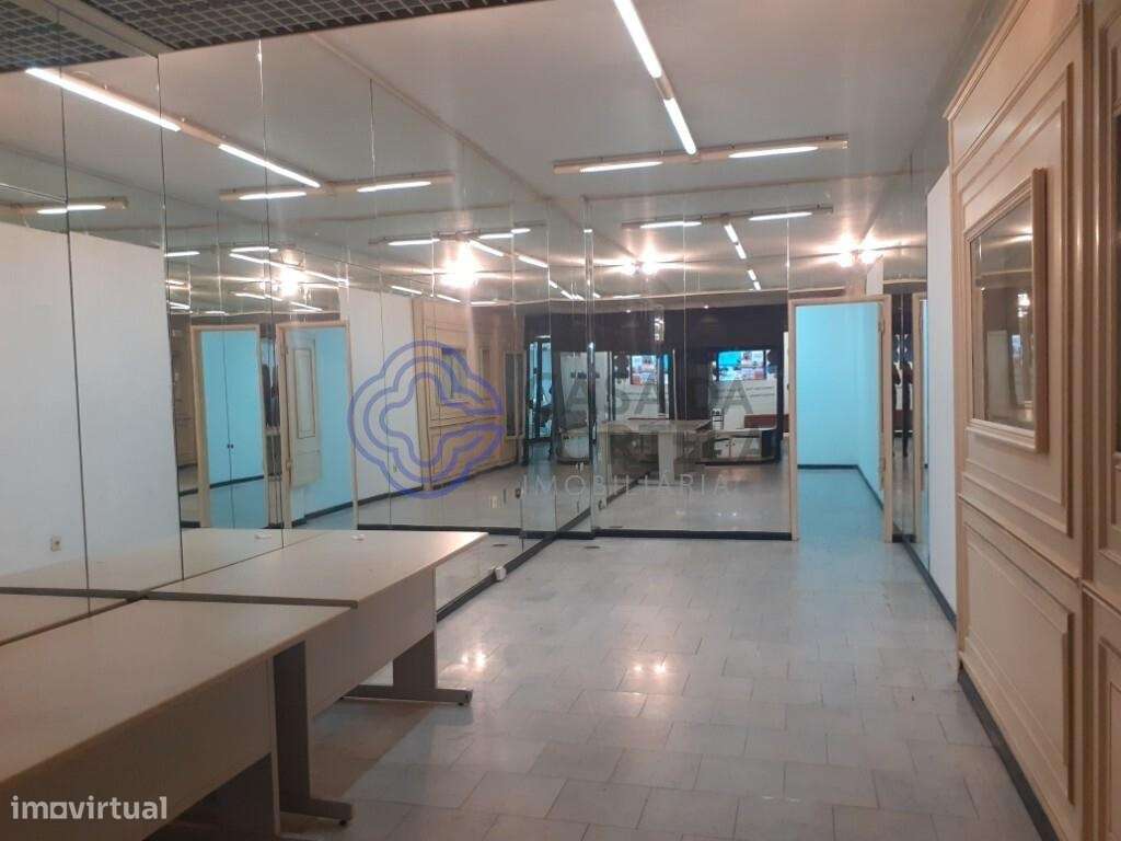 Oportunidade, loja à venda no Centro Comercial Campo Alegre no Porto - Grande imagem: 5/26