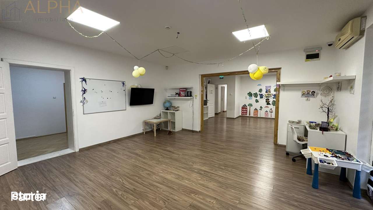 Vila Impunatoare cu 13 Camere – Ideala pentru Clinica, After-School sa-5