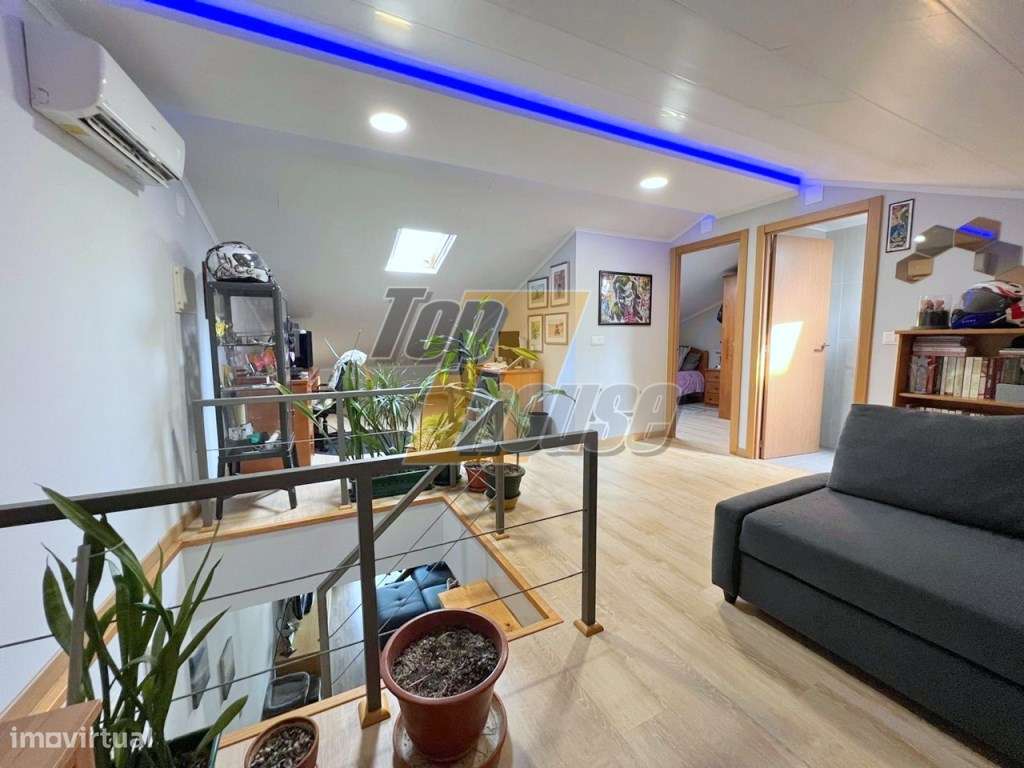 APARTAMENTO T2 + APROVEITAMENTO DE SÓTÃO | TOTALMENTE REMODELADO-13