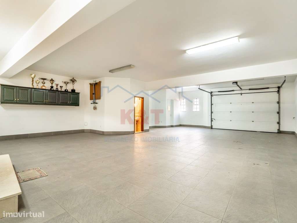 Moradia T5 de Luxo + Apartamento T3 - Lagoa-52