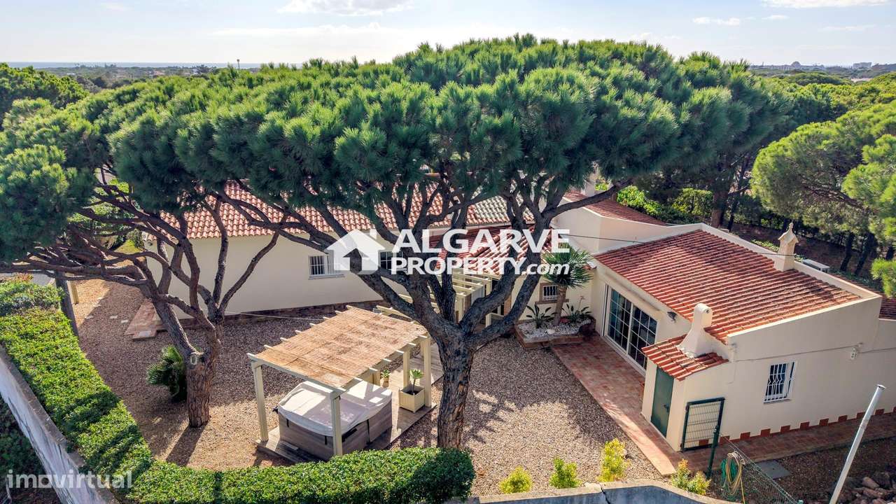 Moradia V4 térrea perto da praia entre Vilamoura e Vale do Lobo-29