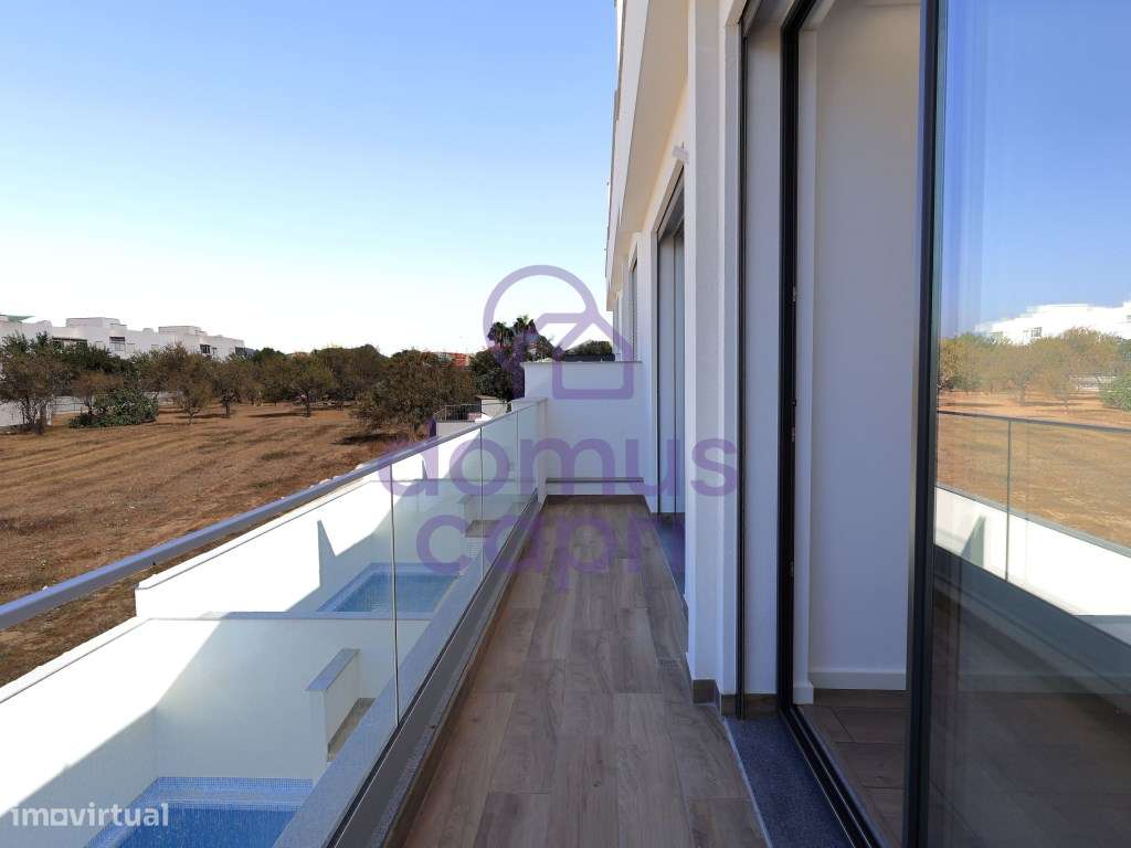 Moradia T3 com Vista Mar, Piscina e Estacionamento em Fuzeta-27