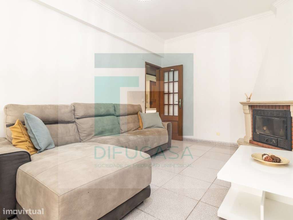 Apartamento T3 Central no Feijó-8