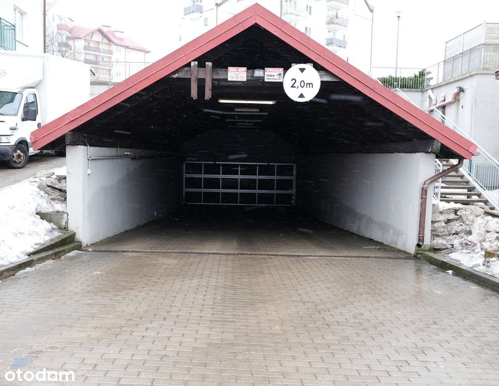 Sprzedam miejsce postojowe w garaży podziemnym-0