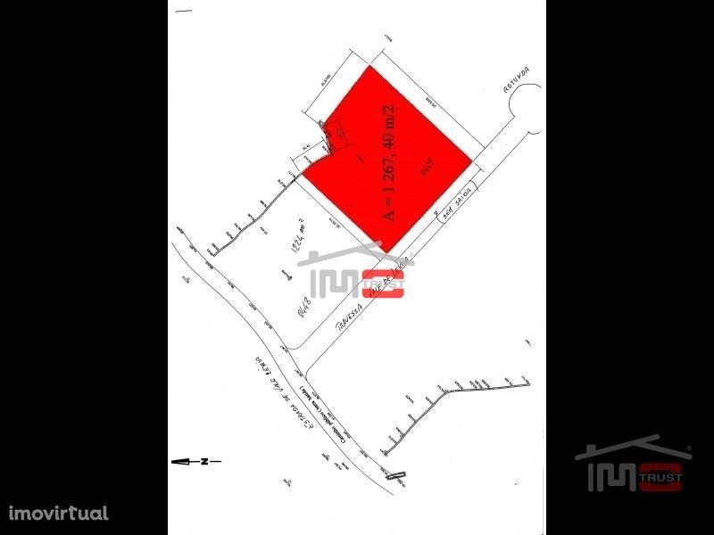 Lote de terreno 1267 m2 com viabilidade de construção