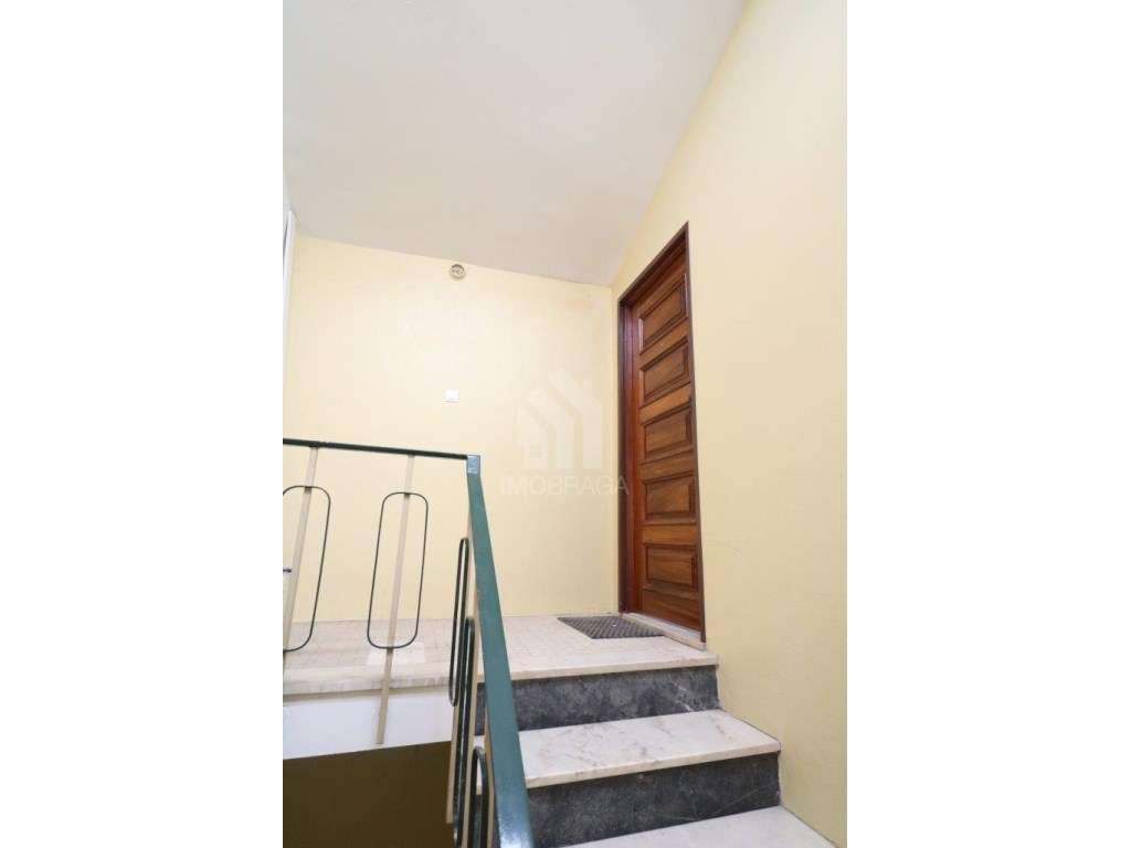 Venda Apartamento T2+1 com Sótão (transformado em T2) - São Vítor, ...-23