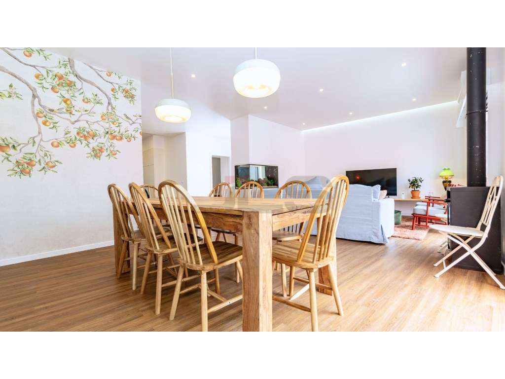 Moradia V4 com Apartamento T1 Anexo, Totalmente Remodelada - Centro...-15