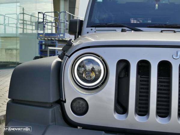 Jeep Wrangler - 25