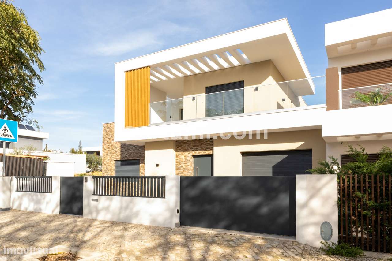 Moradia Isolada T4 Venda em Quarteira,Loulé - Grande imagem: 3/32