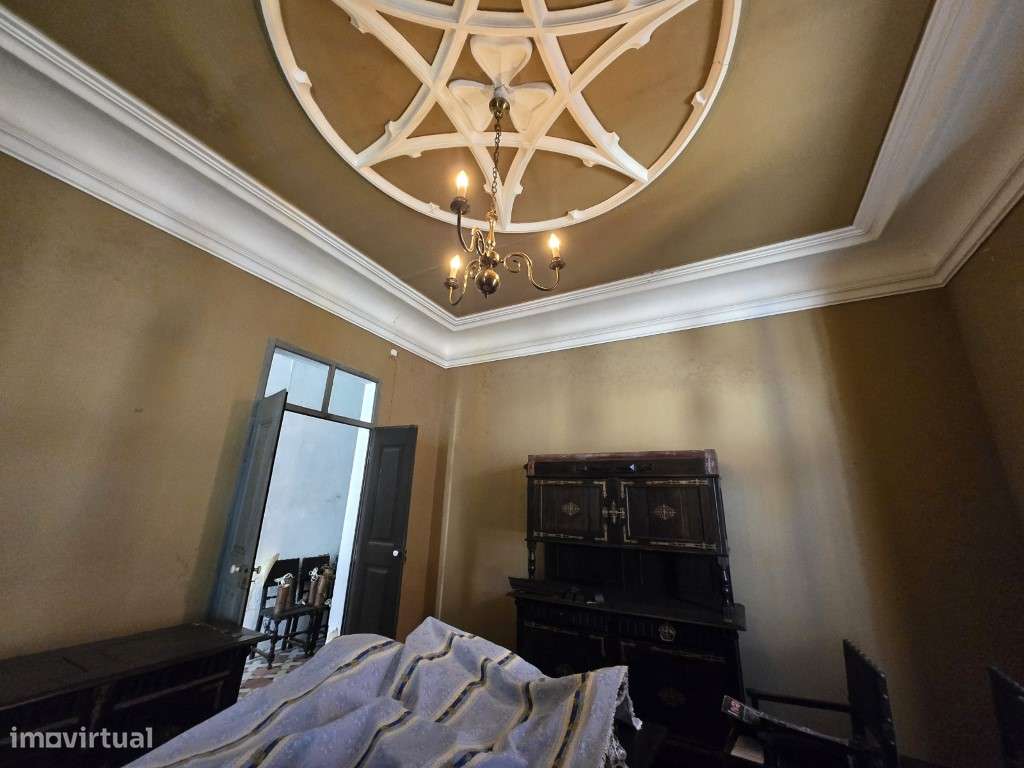 Excelente Moradia de Gaveto, Senhorial, no Centro Histórico da Vila... - Grande imagem: 4/16