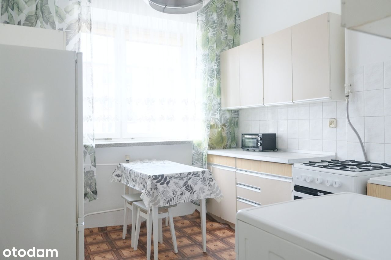 Dąbrowskiego, 2 pokoje, osobna kuchnia, 1 piętro