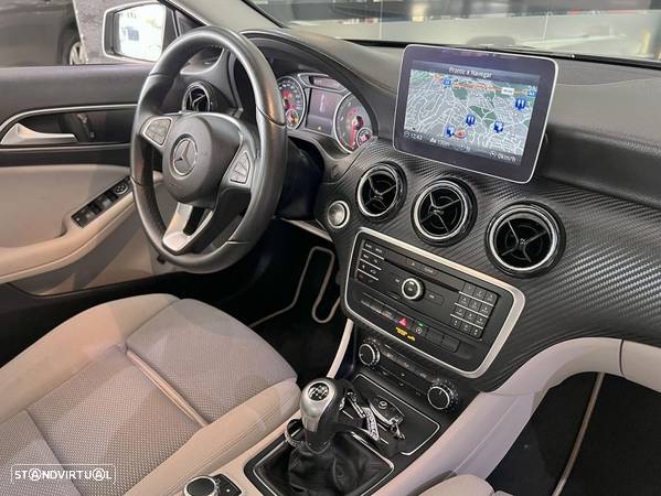 Mercedes-Benz GLA 180 d Style - 10