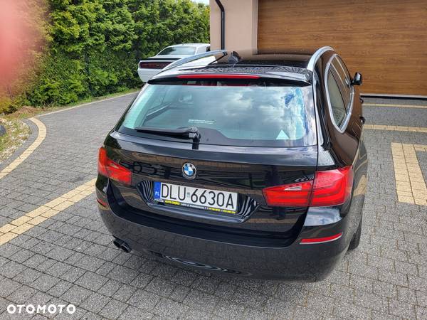 BMW Seria 5 528i Touring - 3