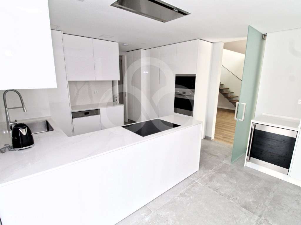 Apartamento T3+1 novo com estacionamento na Quinta das Marianas em ... - Grande imagem: 1/37