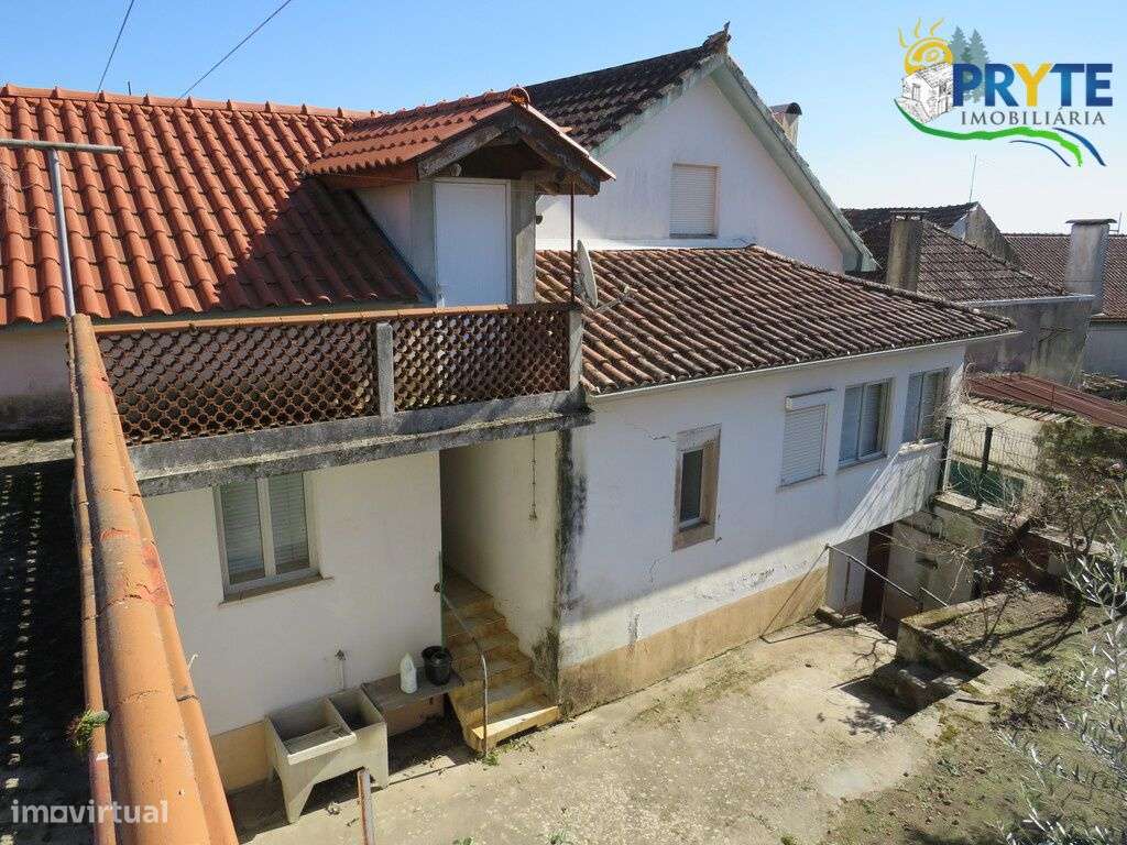 Moradia de tipologia T4 situada em Figueiró dos Vinhos - Grande imagem: 5/36