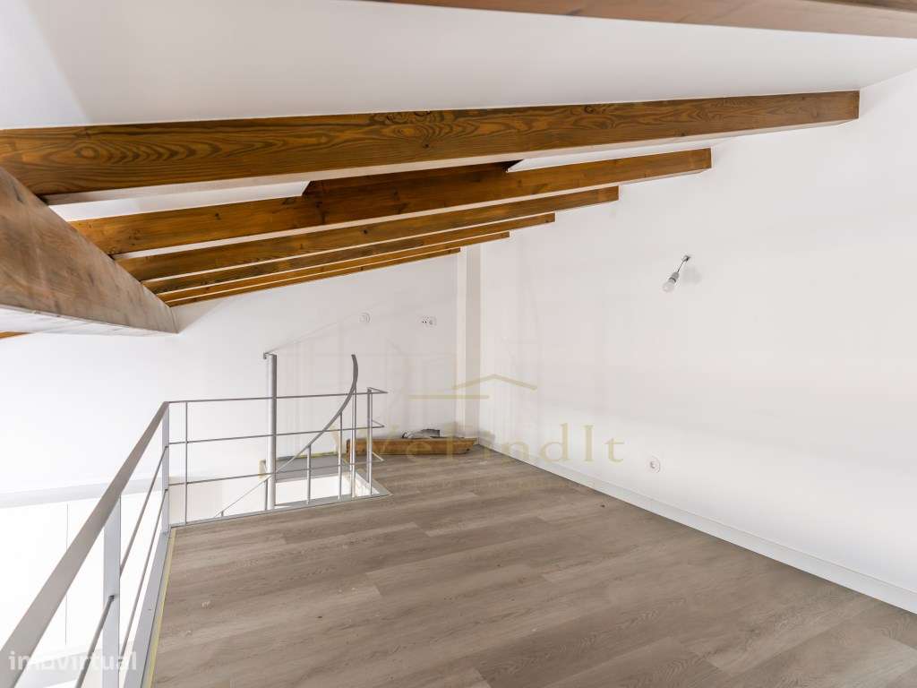 Charmoso e luminoso T1 no coração de Lisboa, com logradouro privativo-5